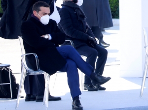 25 &Mu;&alpha;&rho;&tau;ί&omicron;&upsilon; 2021. &Omicron; &Alpha;&lambda;έ&xi;&eta;&sigmaf; &Tau;&sigma;ί&pi;&rho;&alpha;&sigmaf; &sigma;&tau;&eta;&nu; &pi;&alpha;&rho;έ&lambda;&alpha;&sigma;&eta;.