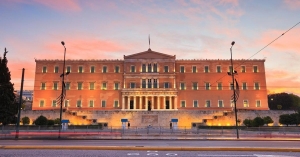 Η Βουλή των Ελλήνων. ΟΙ κραδασμοί για τα Τέμπη μεταφέρονται στη συζήτηση για τη λειτουργία της Προανακριτικής.