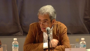 O Μιχάλης Μοδινός. Το βιβλίο του "Τελευταία Έξοδος Στυμφαλία" είναι από τα λιγοστά ελληνικά μυθιστορήματα που αφιερώθηκαν στην κρίση.