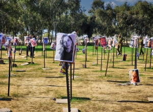 Φόρος τιμής και μνήμης στους δολοφονημένους νέους που διασκέδαζαν στο Φεστιβάλ Νόβα από τρομοκράτες της Χαμάς, στις 7 Οκτωβρίου 2025.